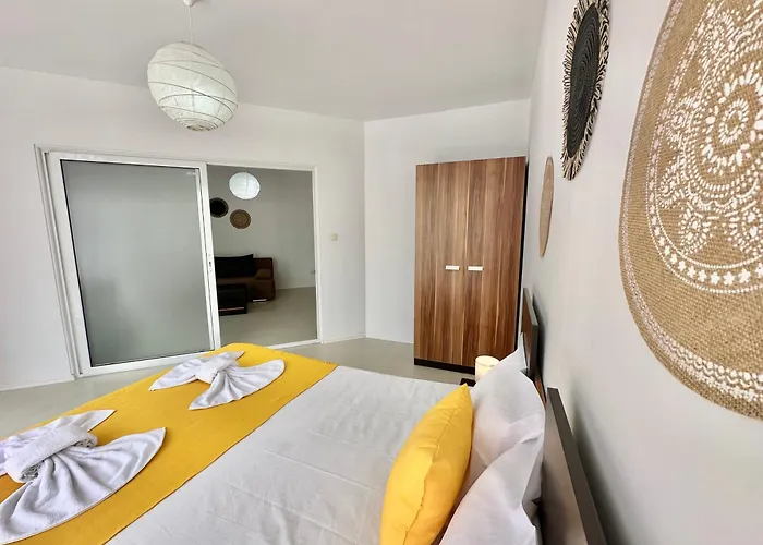 Rainbow 3 - Menada * סאני ביץ'