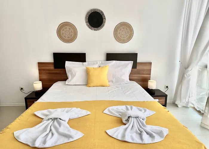 Rainbow 3 - Menada דירה