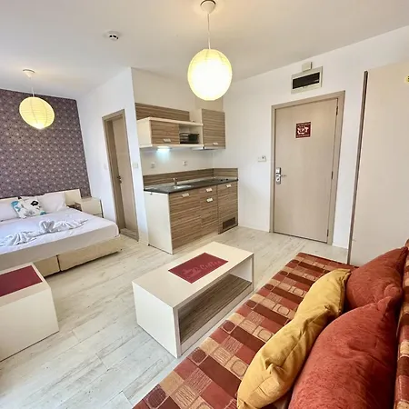 Rainbow 3 - Menada Appartement