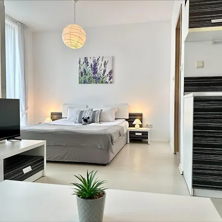 Rainbow 3 - Menada * Slantchev Briag