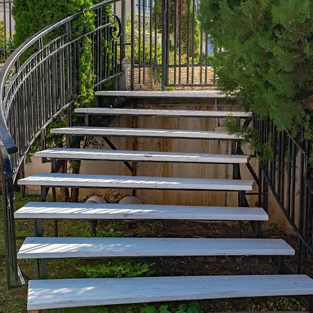 Rainbow 3 - Menada Appartement *