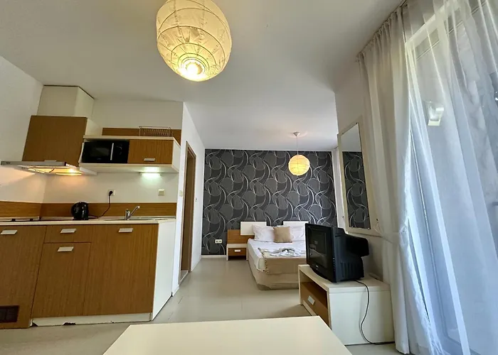 Rainbow 3 - Menada Apartamento