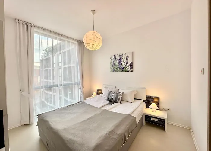 Rainbow 3 - Menada Apartamento